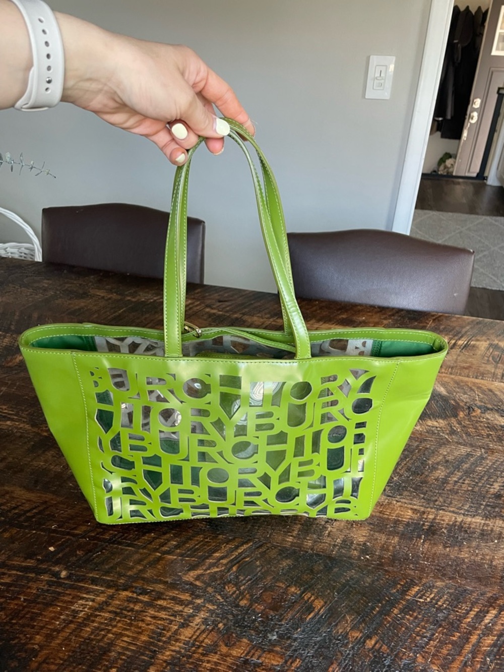 Tory Burch Green Laser-Cut Logo Tote - Picture 2 of 6